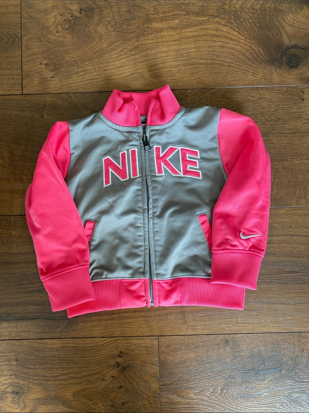 Nike Hot Pink and Gray Kids' Athletic Track Set 18 months - Picture 2 of 6